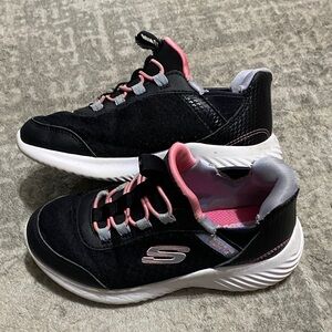 Girls pink & black swift fit, slip on Skechers. Size 12.